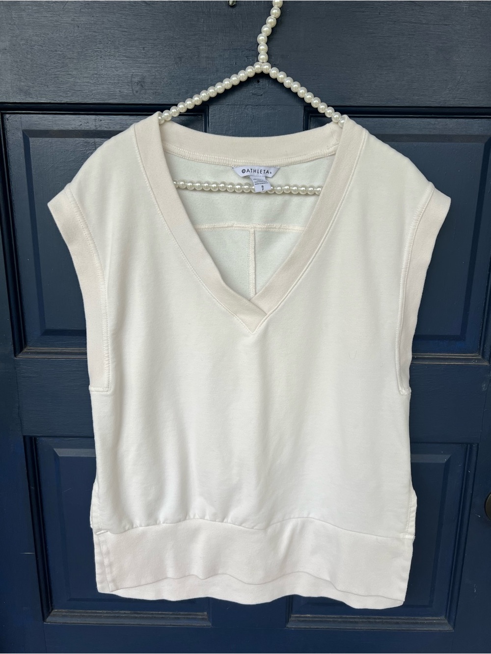 Athleta Cream V-Neck Sleeveless Tank Top